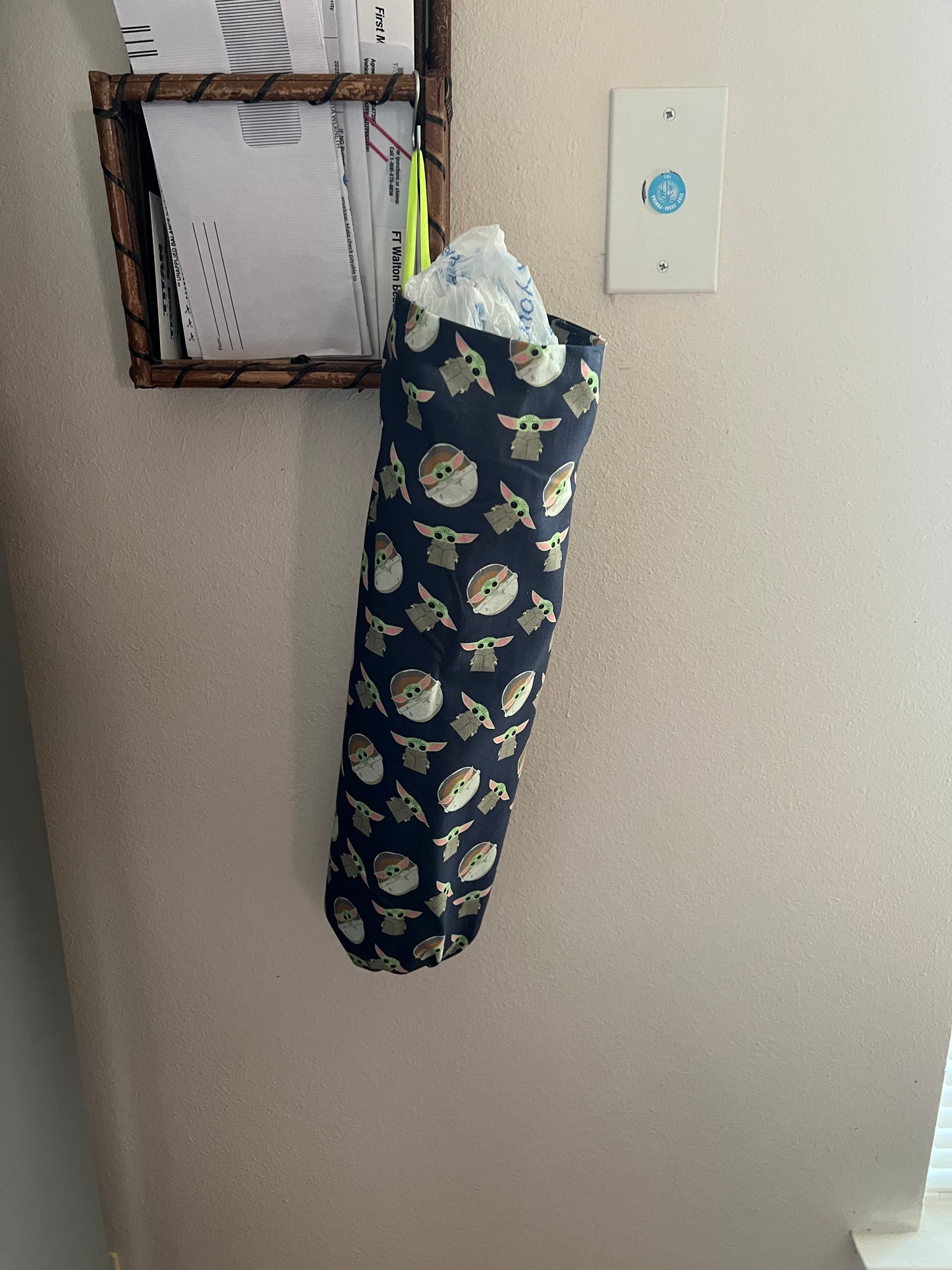 Skeet's Plastic Bag Holder
